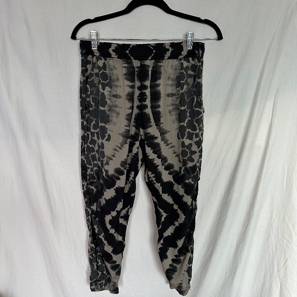 RIPCURL JOGGERS - WITH SLIT ON SIDE - SIZE SMALL - Picture 1 of 10